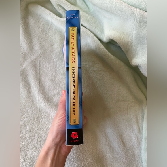 Family Affairs by Jen Calonita Paperback - Picture 4 of 7